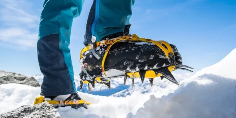 Jakie buty wybrać w góry – lekkie buty trekkingowe na górskim szlaku